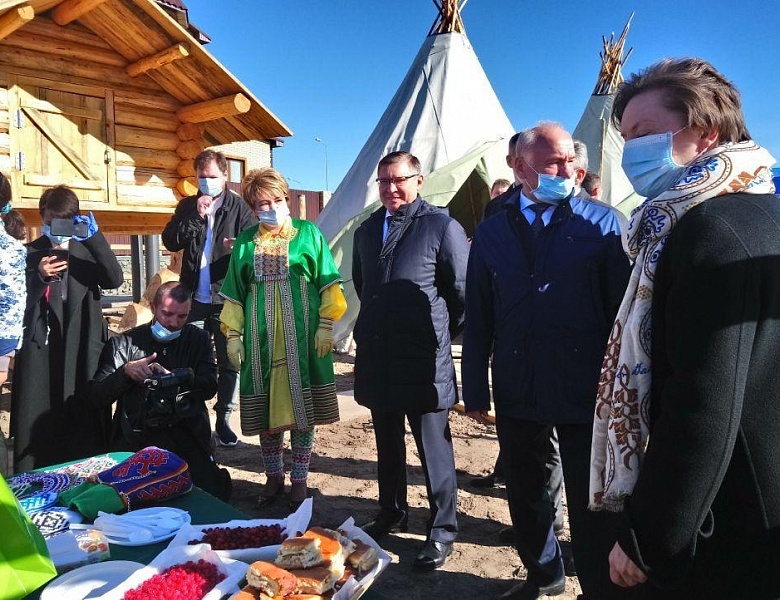 Югру посетил министр строительства и жилищно-коммунального хозяйства Российской Федерации Владимир Якушев