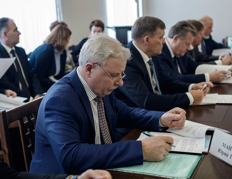 Обсудили участие муниципальных образований в реализации региональных составляющих федеральных проектов
