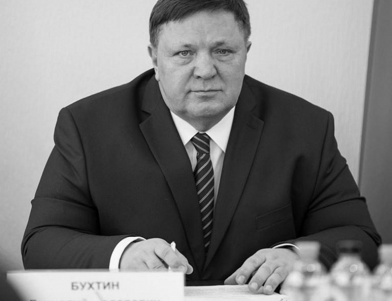 Ушел из жизни первый заместитель губернатора Югры Геннадий Бухтин