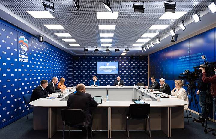 В федеральный оргкомитет предварительного голосования «Единой России» войдут общественники