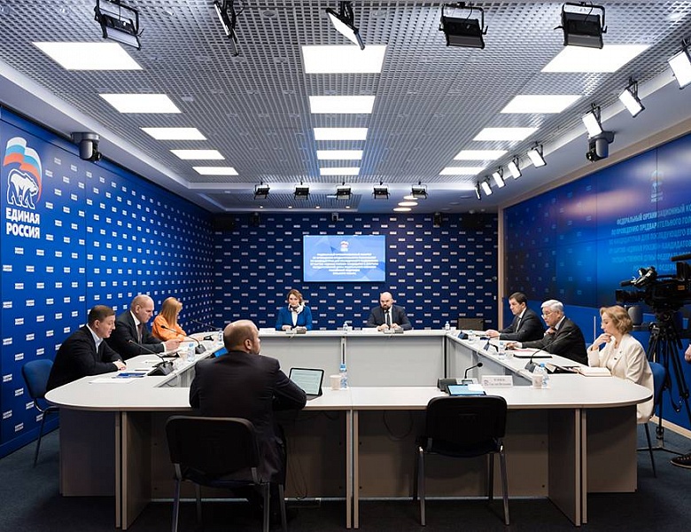 В федеральный оргкомитет предварительного голосования «Единой России» войдут общественники