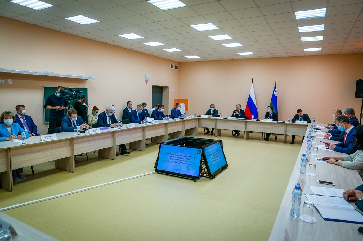 Югру посетил министр строительства и жилищно-коммунального хозяйства Российской Федерации Владимир Якушев